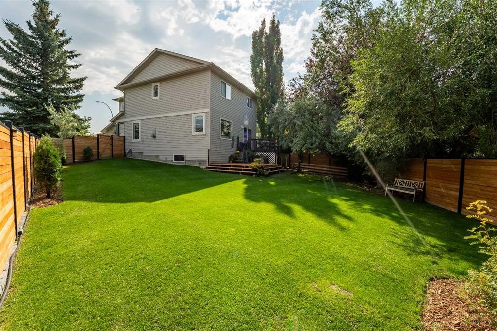 76 Cranfield Place Se, Calgary, AB