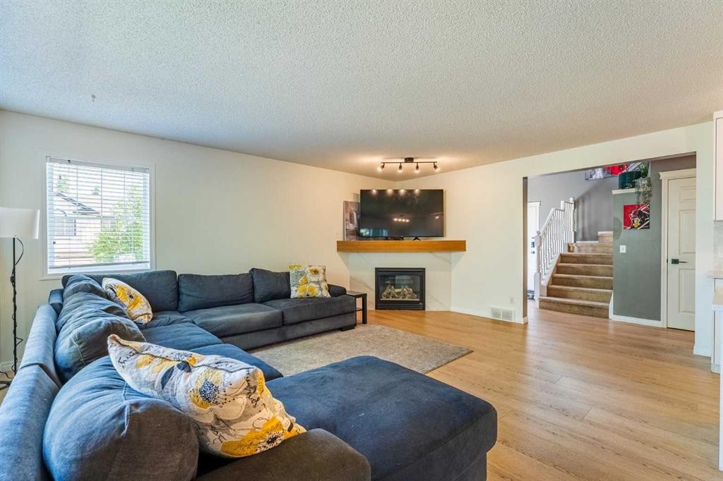 76 Cranfield Place Se, Calgary, AB
