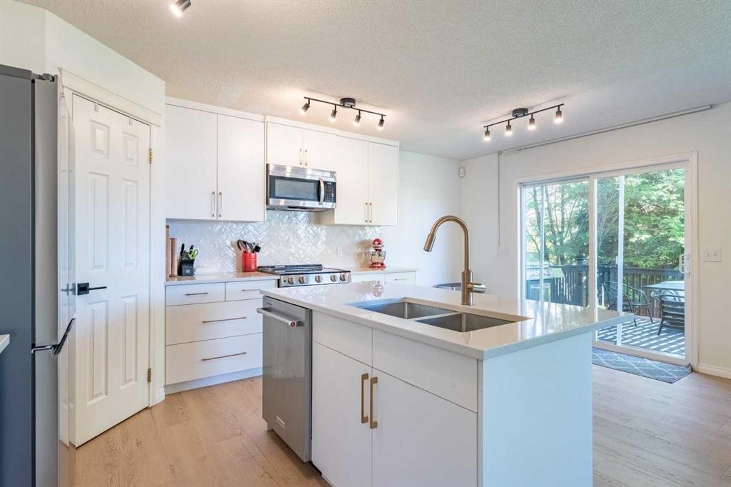 76 Cranfield Place Se, Calgary, AB