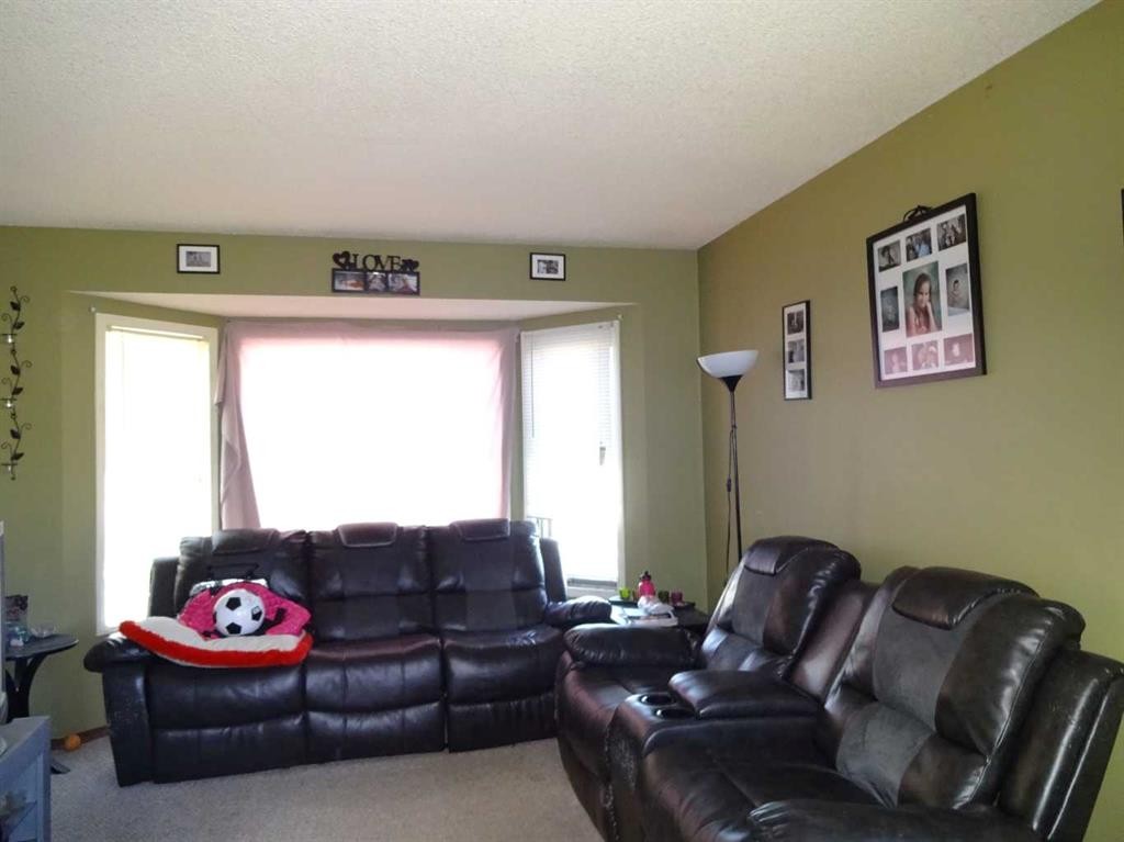 250 Falmere Way Ne, Calgary, AB