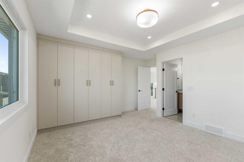 59 Walcrest View Se, Calgary, AB - Indoor Photo Showing Other Room