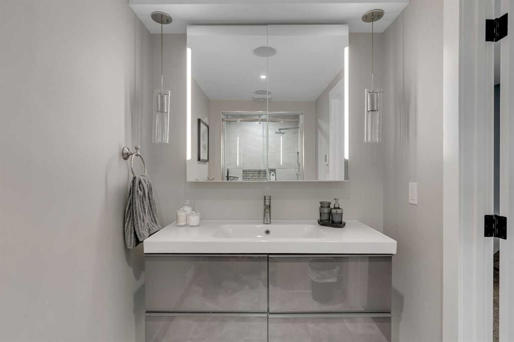229 22 Avenue Ne, Calgary, AB