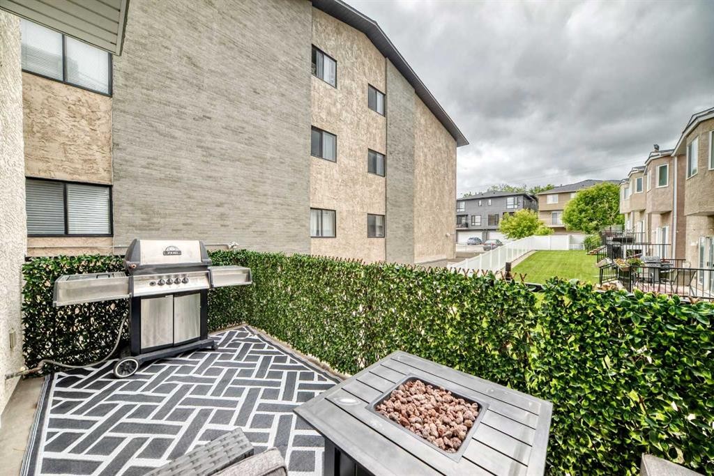 2405 17 Street Sw, Calgary, AB - Outdoor With Exterior