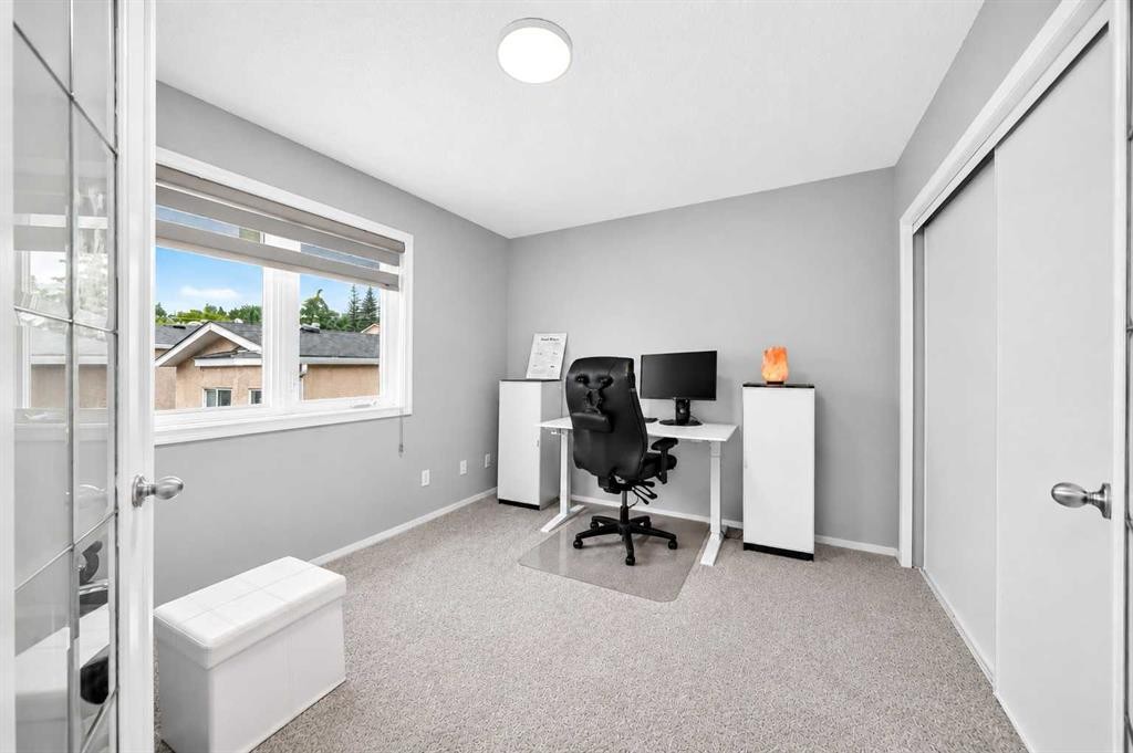 2405 17 Street Sw, Calgary, AB - Indoor Photo Showing Office