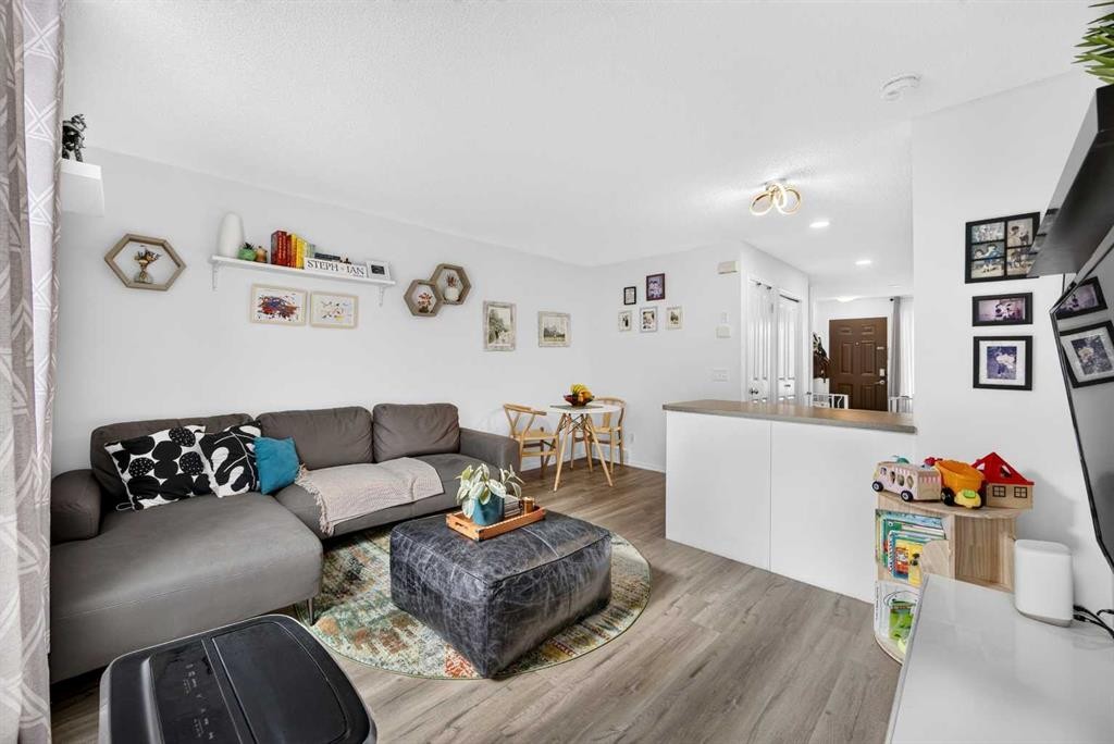 328 Saddlebrook Point Ne, Calgary, AB
