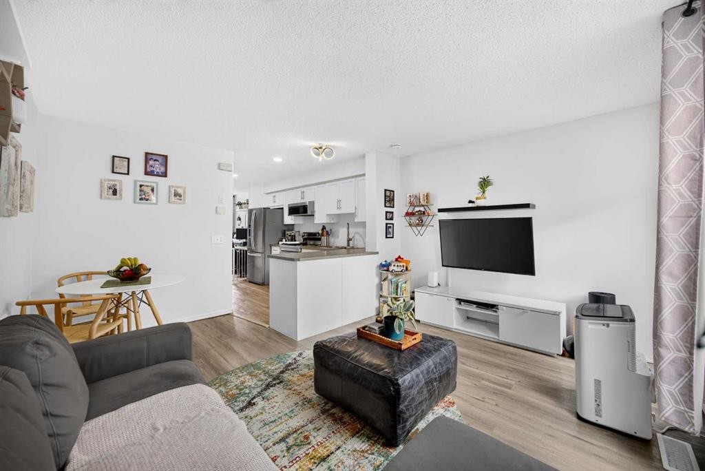 328 Saddlebrook Point Ne, Calgary, AB