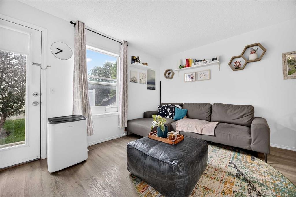 328 Saddlebrook Point Ne, Calgary, AB