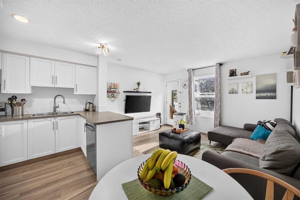 328 Saddlebrook Point Ne, Calgary, AB
