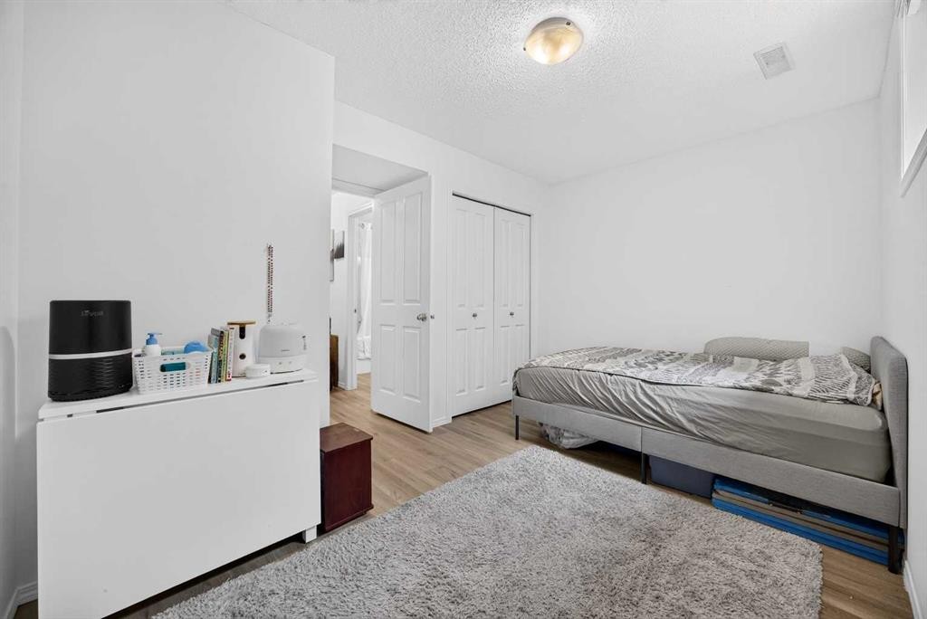 328 Saddlebrook Point Ne, Calgary, AB
