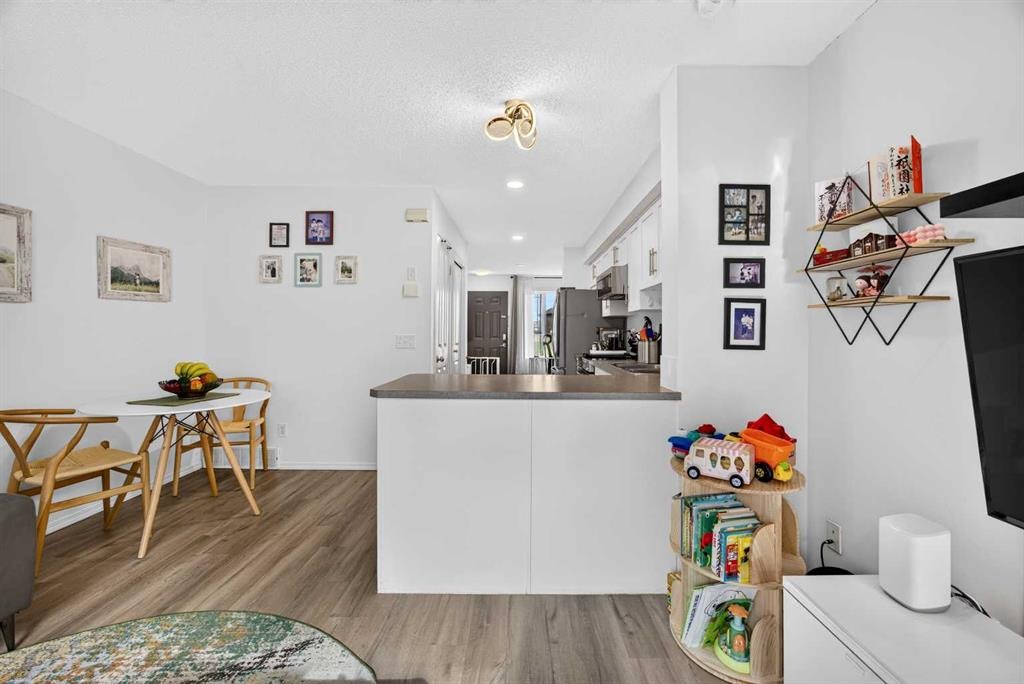 328 Saddlebrook Point Ne, Calgary, AB