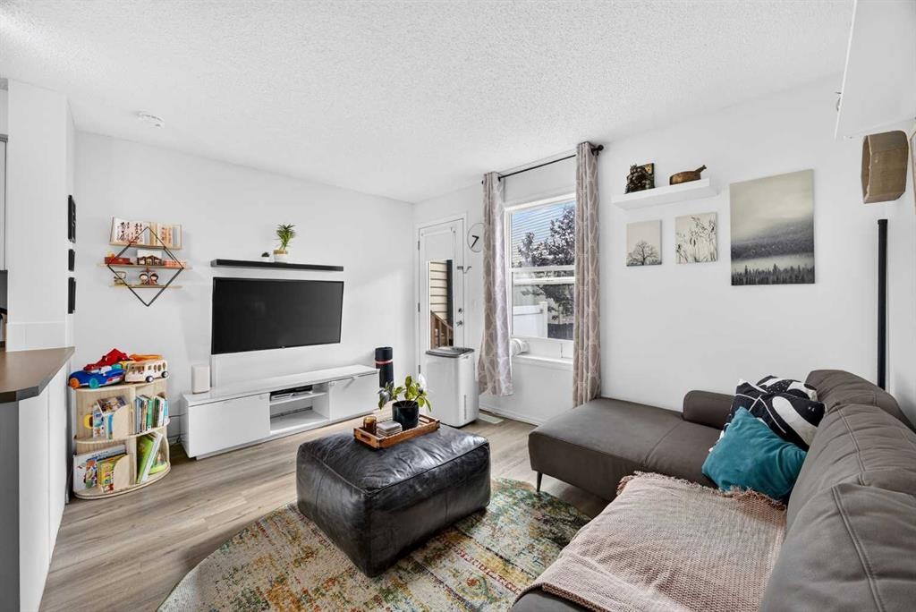 328 Saddlebrook Point Ne, Calgary, AB