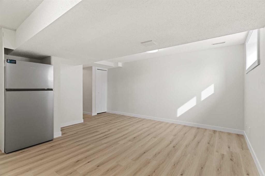 937 Marcombe Drive Ne, Calgary, AB - Indoor Photo Showing Other Room