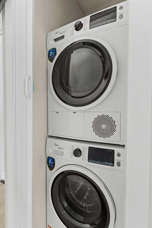 937 Marcombe Drive Ne, Calgary, AB - Indoor Photo Showing Laundry Room