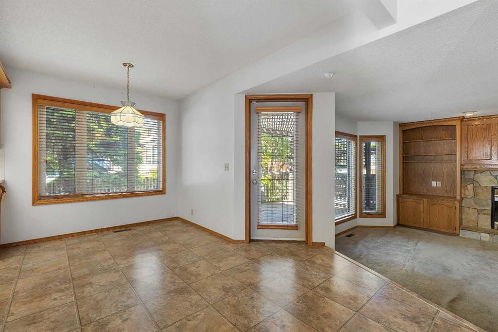 83 Sanderling Road Nw, Calgary, AB
