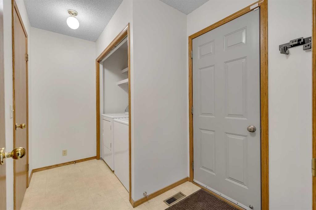 83 Sanderling Road Nw, Calgary, AB