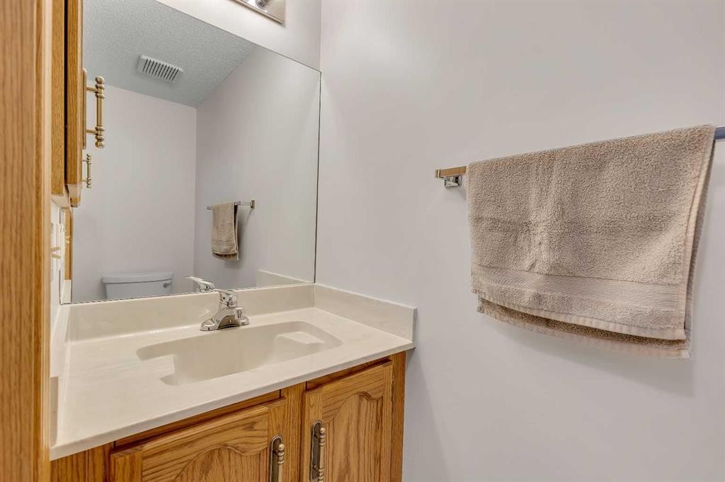 83 Sanderling Road Nw, Calgary, AB