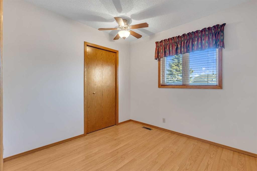 83 Sanderling Road Nw, Calgary, AB