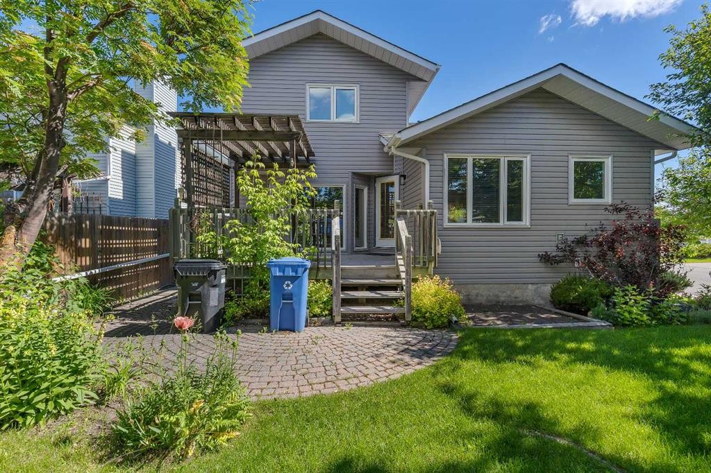 83 Sanderling Road Nw, Calgary, AB