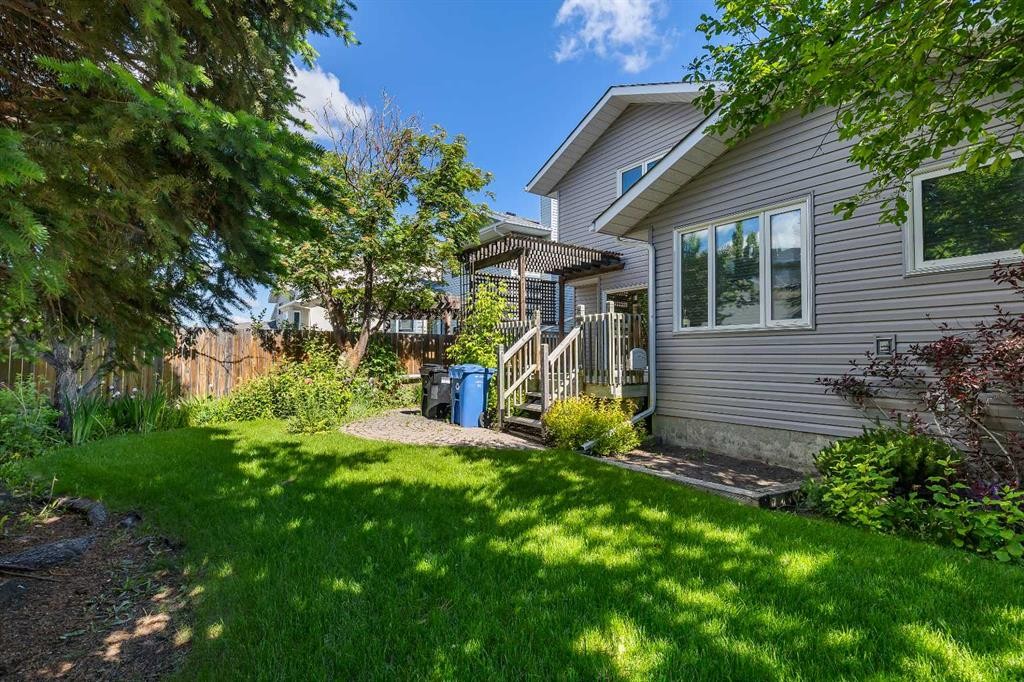 83 Sanderling Road Nw, Calgary, AB