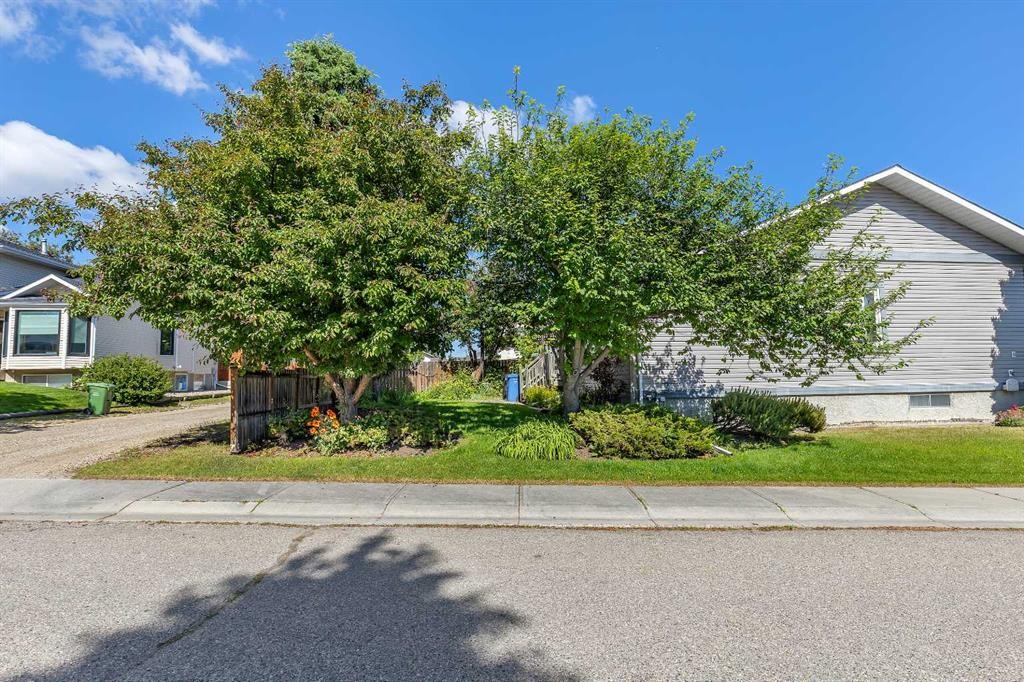 83 Sanderling Road Nw, Calgary, AB