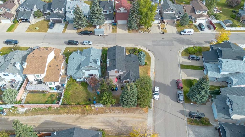 83 Sanderling Road Nw, Calgary, AB