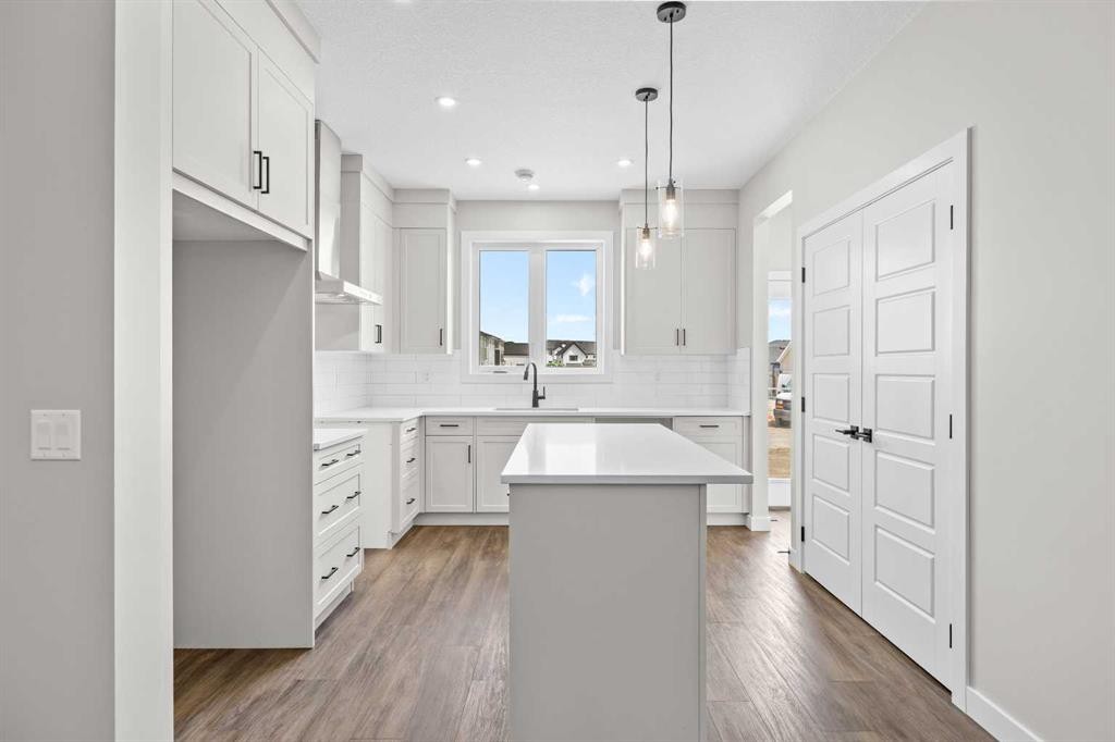 72 Amblefield View Nw, Calgary, AB