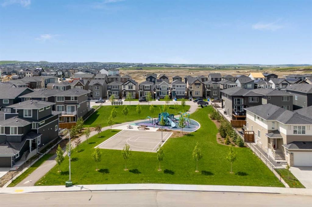 72 Amblefield View Nw, Calgary, AB