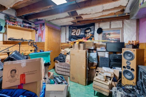 2620 5 Avenue Nw, Calgary, AB - Indoor Photo Showing Basement
