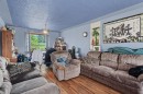 2620 5 Avenue Nw, Calgary, AB  - Indoor Photo Showing Living Room 