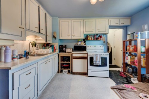 2620 5 Avenue Nw, Calgary, AB - Indoor Photo Showing Kitchen
