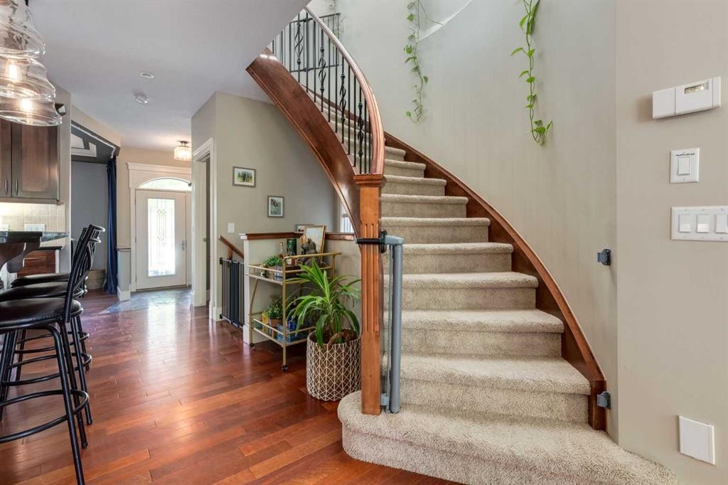 2421 1 Avenue Nw, Calgary, AB