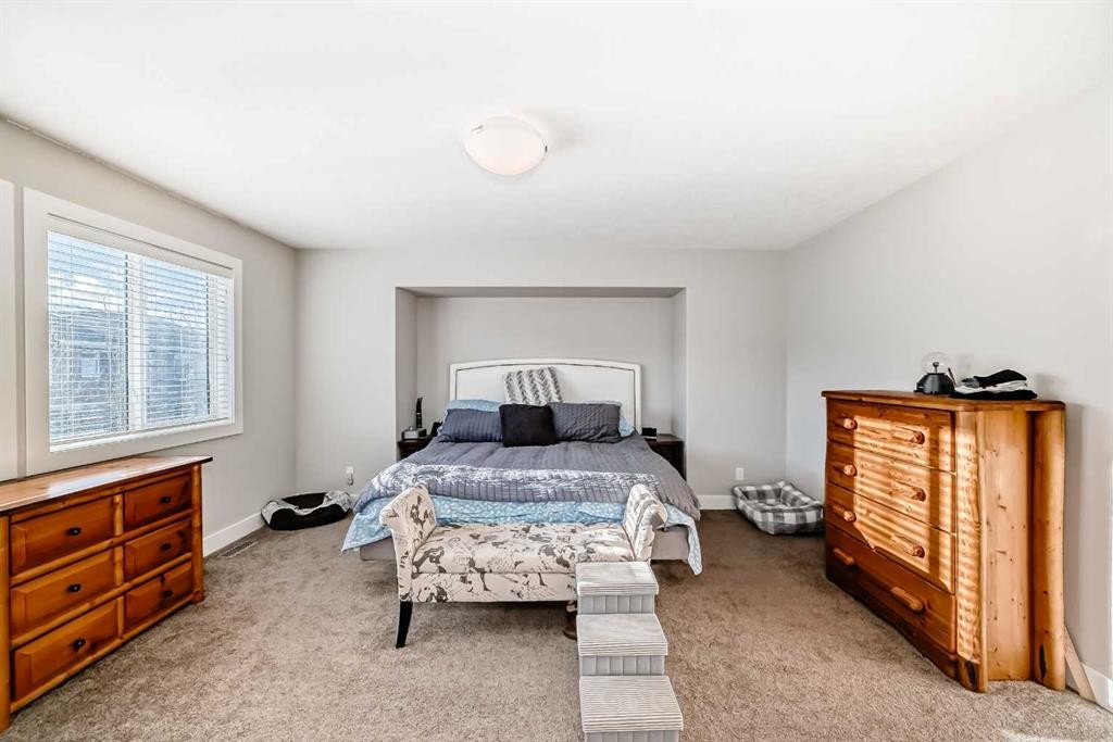 477 Legacy Boulevard Se, Calgary, AB