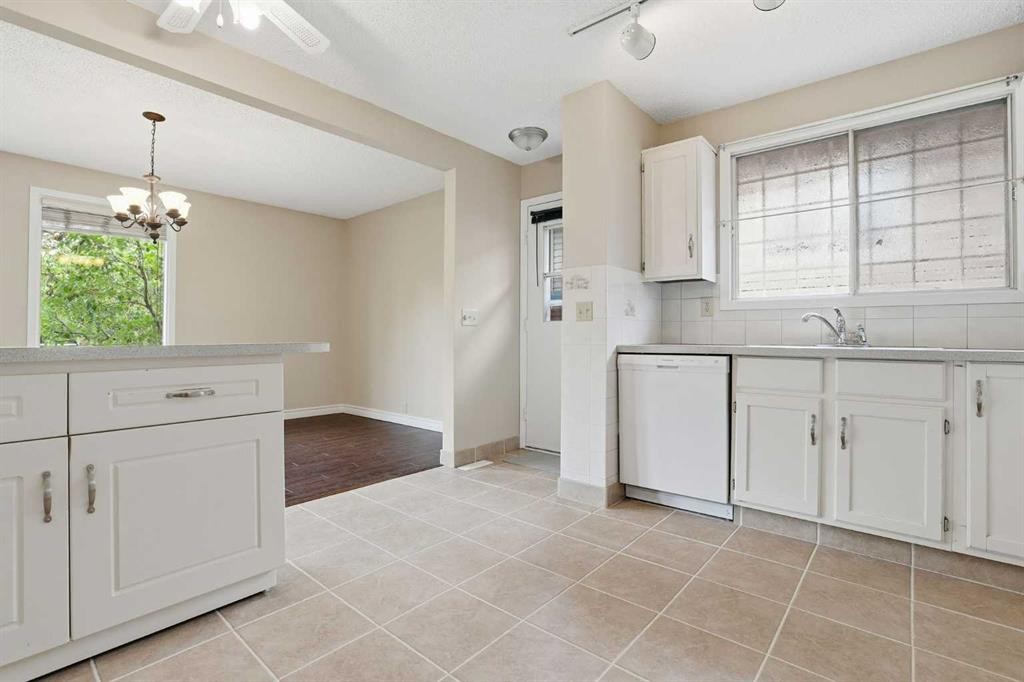 471 Berkley Crescent Nw, Calgary, AB