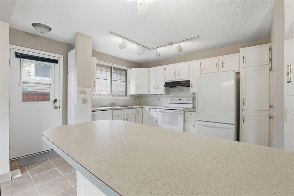 471 Berkley Crescent Nw, Calgary, AB