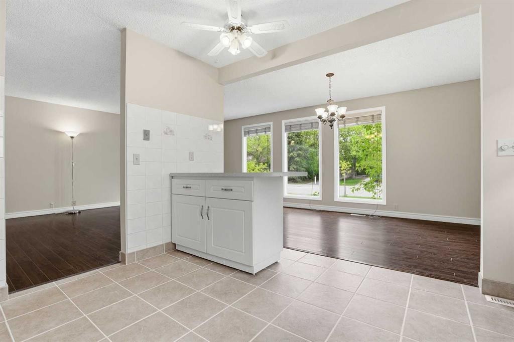 471 Berkley Crescent Nw, Calgary, AB