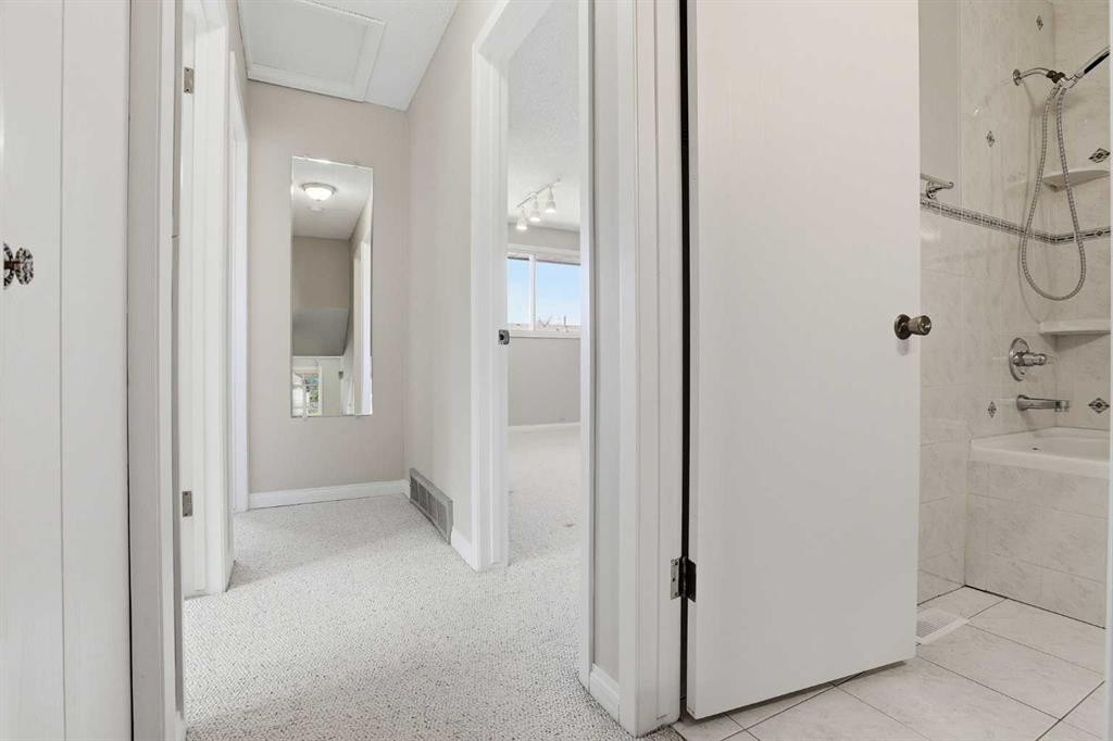 471 Berkley Crescent Nw, Calgary, AB