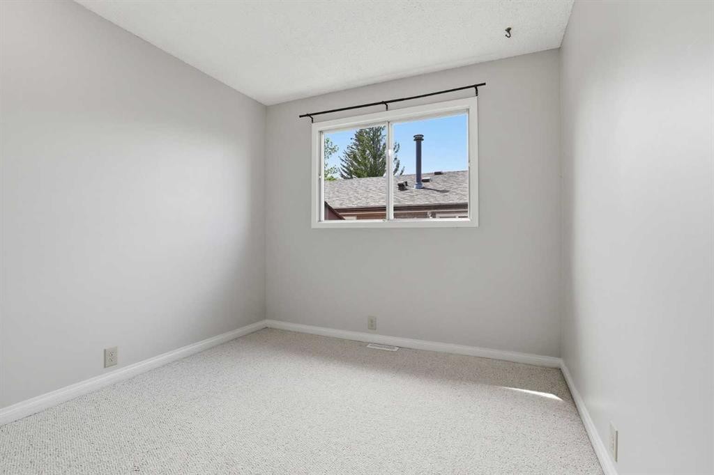 471 Berkley Crescent Nw, Calgary, AB