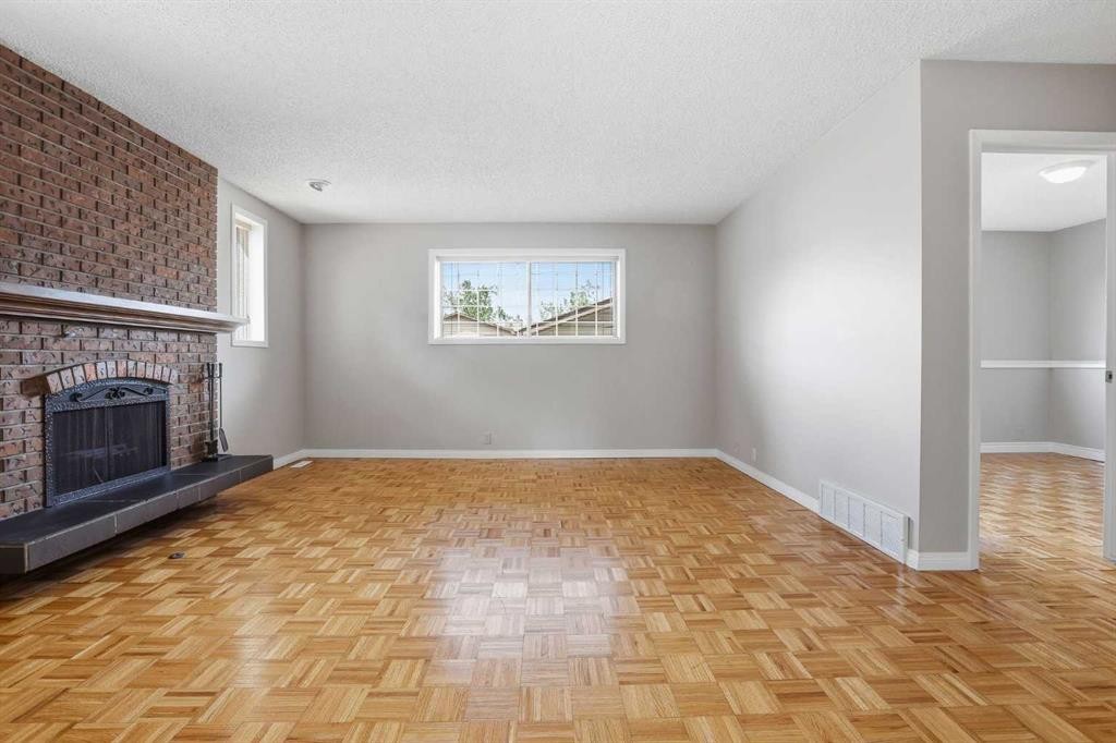 471 Berkley Crescent Nw, Calgary, AB