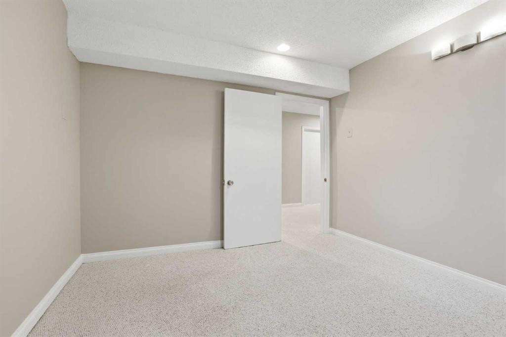 471 Berkley Crescent Nw, Calgary, AB