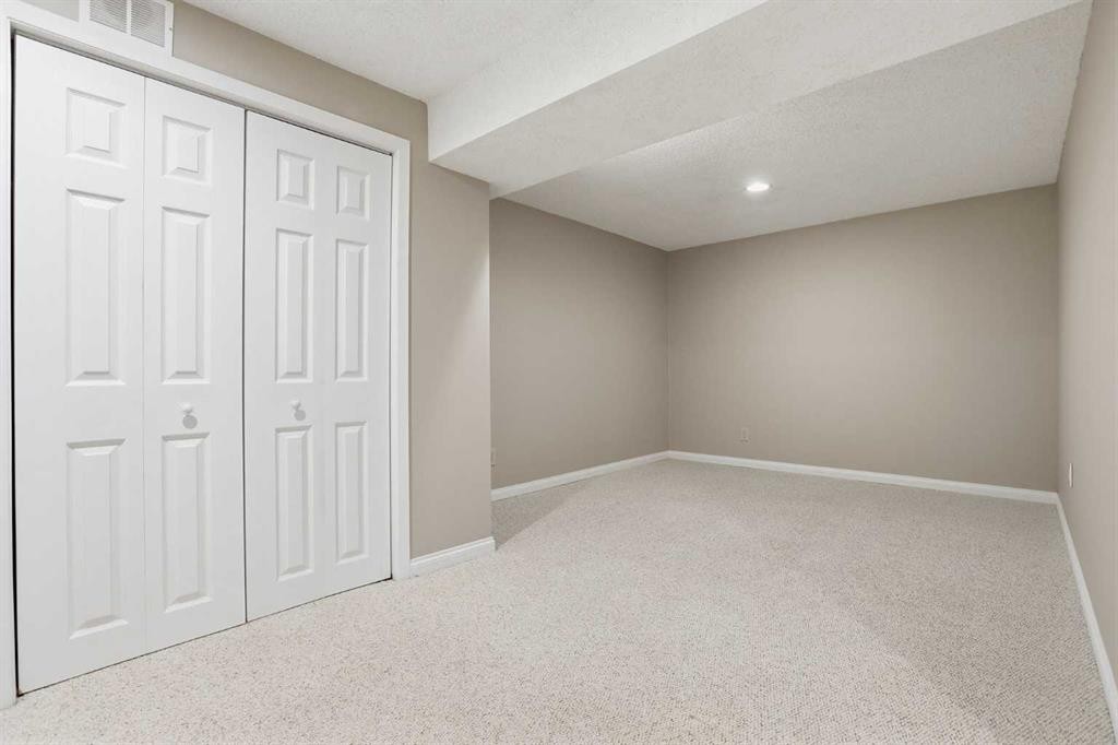 471 Berkley Crescent Nw, Calgary, AB