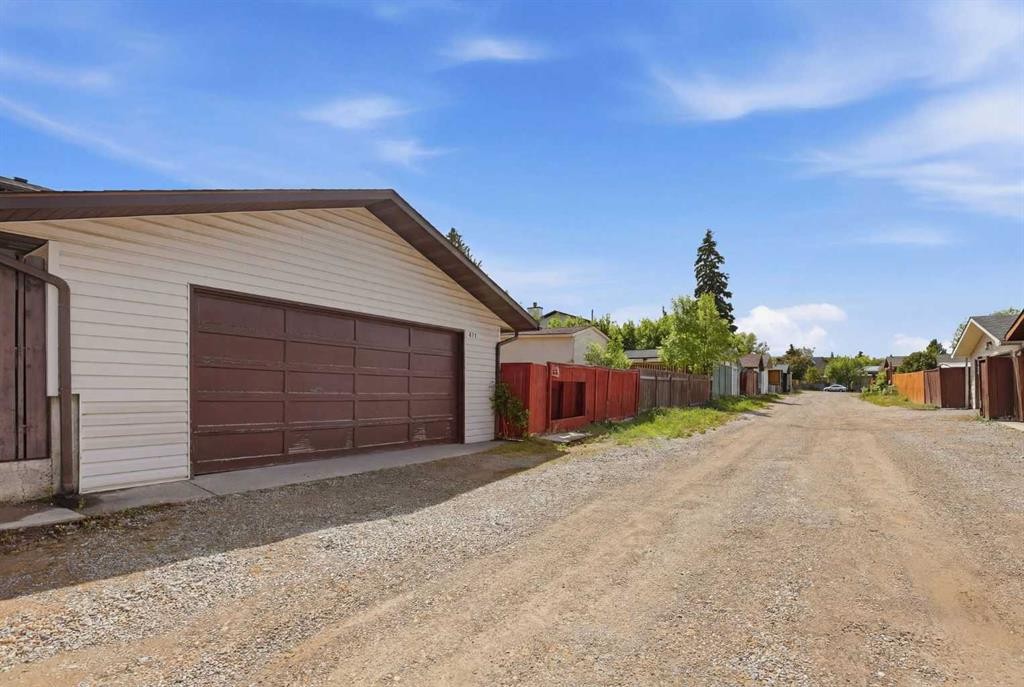 471 Berkley Crescent Nw, Calgary, AB