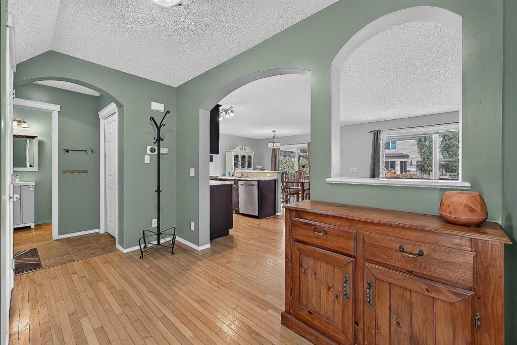 960 Copperfield Boulevard Se, Calgary, AB