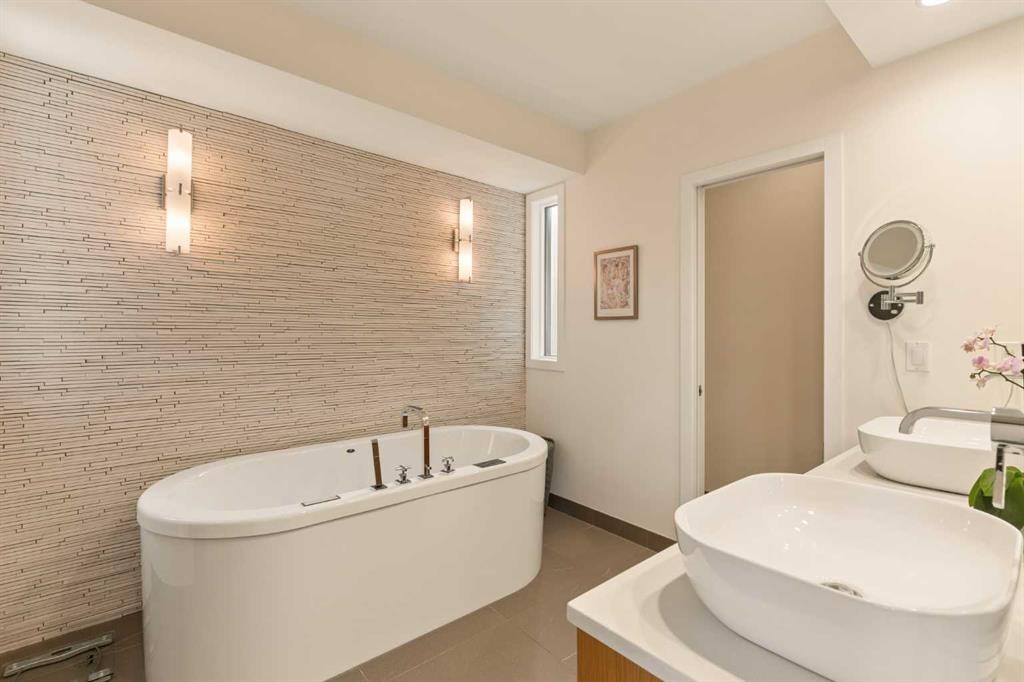 3923 15A Street Sw, Calgary, AB
