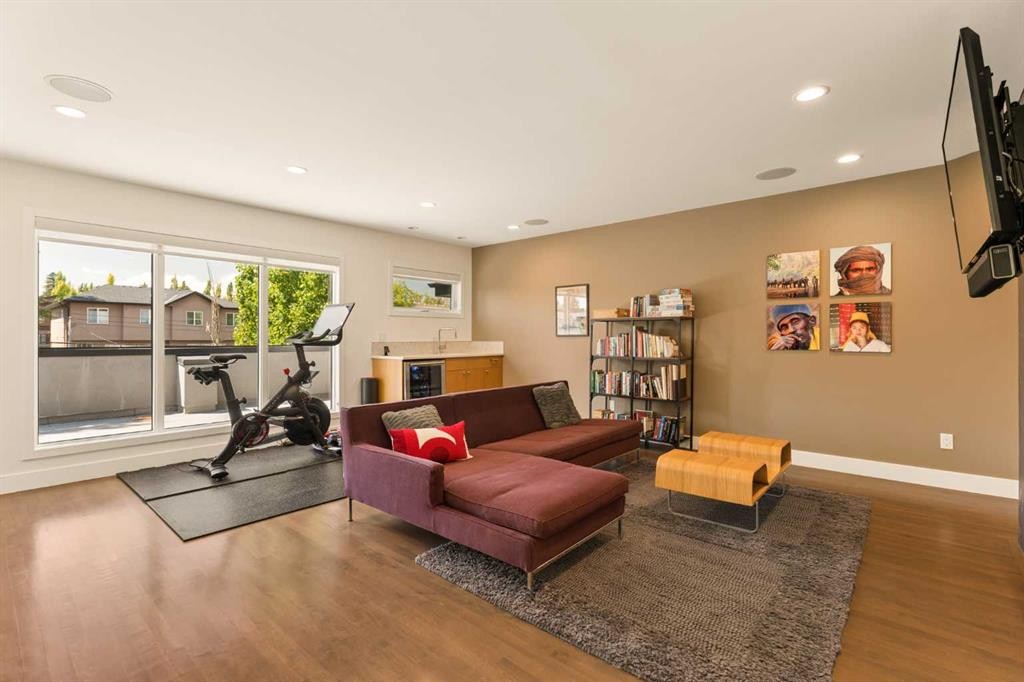 3923 15A Street Sw, Calgary, AB
