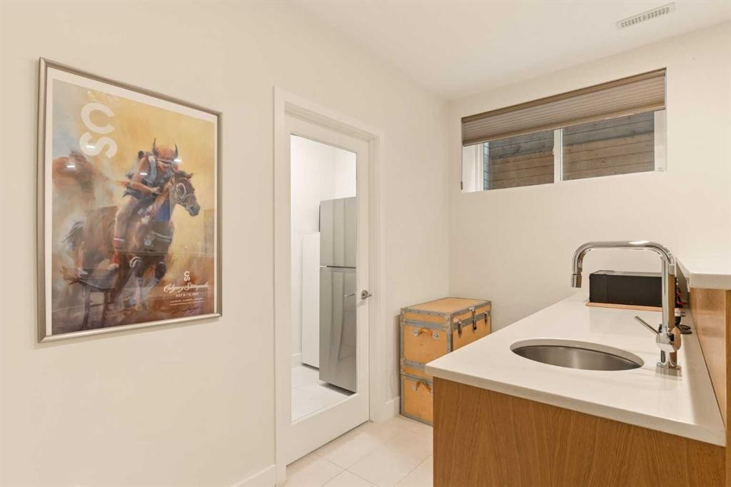 3923 15A Street Sw, Calgary, AB