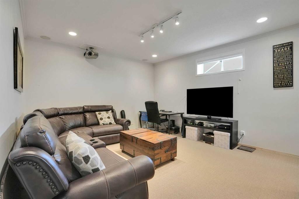 6 Discovery Woods Villas Sw, Calgary, AB - Indoor
