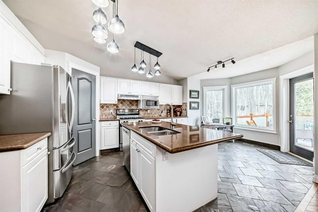 260 Westchester Way, Chestermere, AB