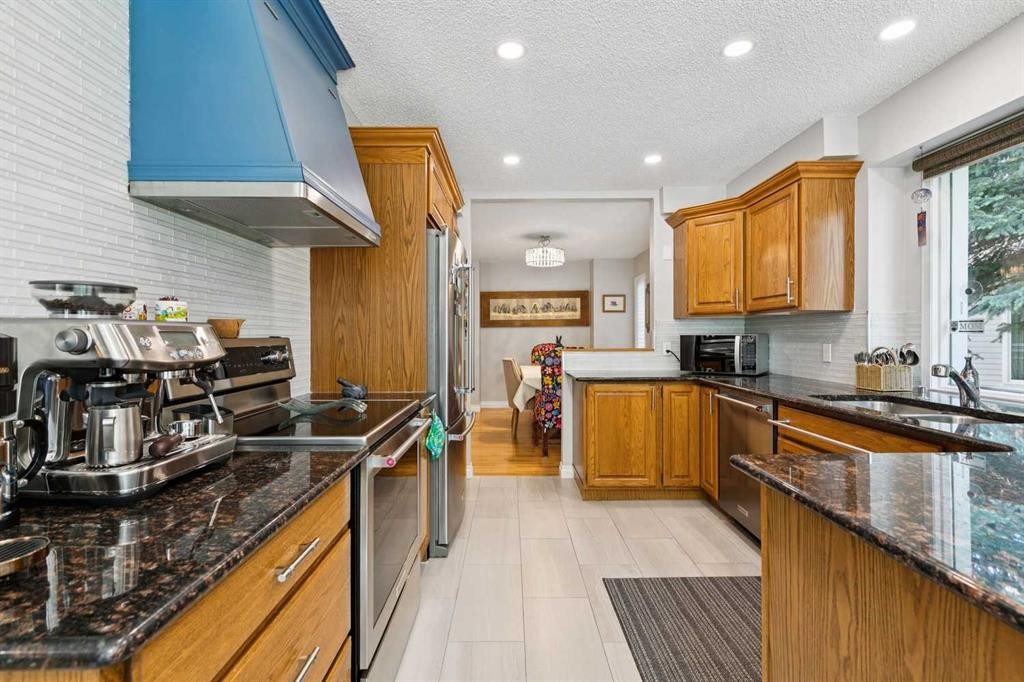 131 Shawnee Manor Sw, Calgary, AB