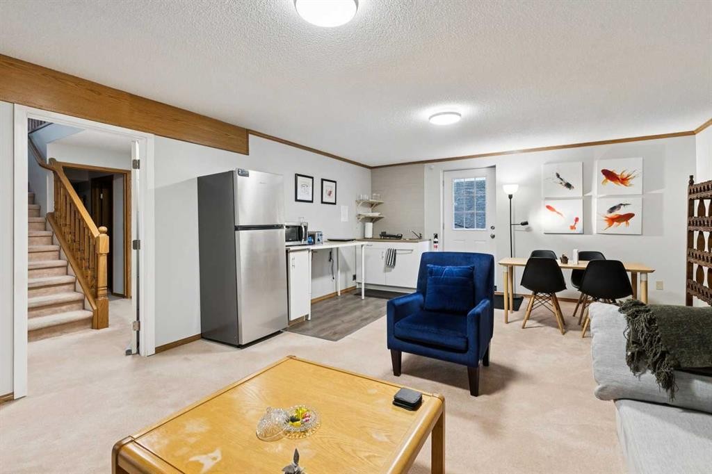 131 Shawnee Manor Sw, Calgary, AB