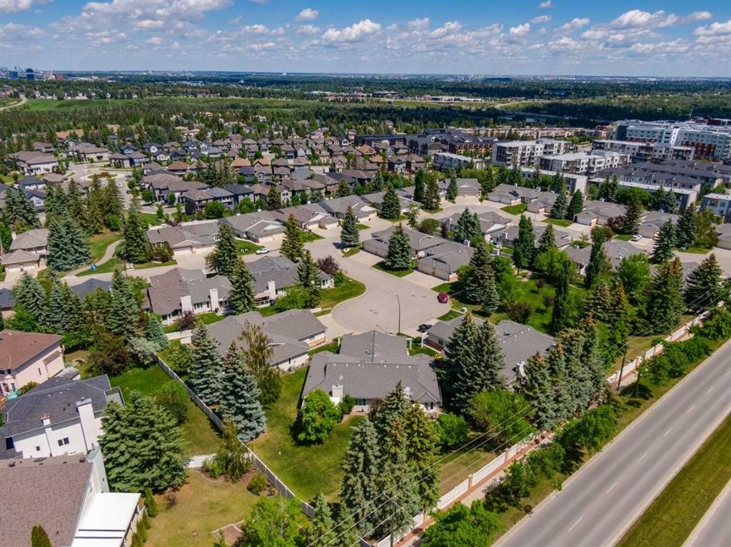 131 Shawnee Manor Sw, Calgary, AB